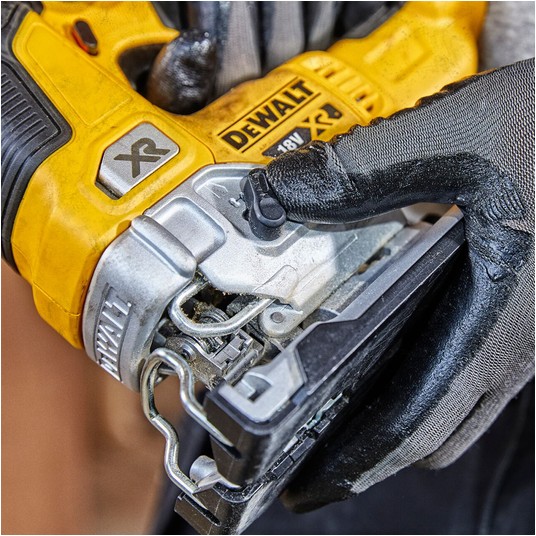Wyrzynarka 18,0V XR BL 135mm body BRUSHLESS DEWALT -zdjęcie numer 18